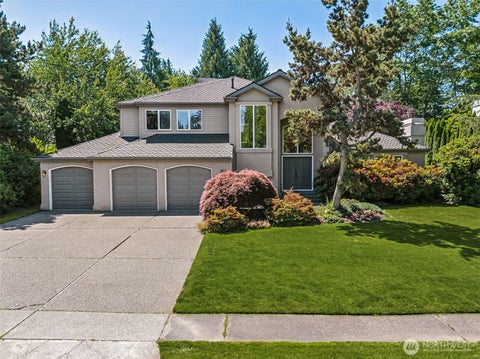 Photo of 255 SW 194th Place, Normandy Park, WA 98166 (MLS # 2503326)