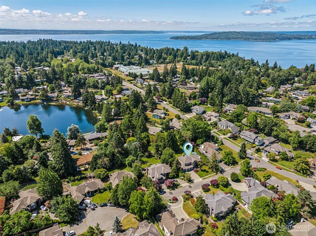 Photo of 255 SW 194th Place, Normandy Park, WA 98166 (MLS # 2503326)