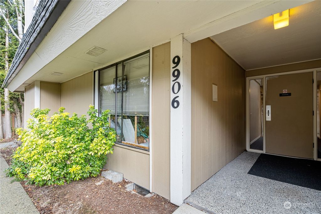 Photo of 9906 NE 124th Street #1110, Kirkland, WA 98034 (MLS # 2329241)