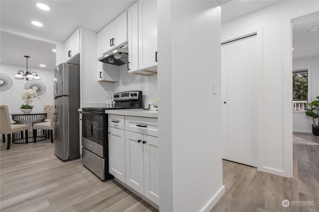 Photo of 9906 NE 124th Street #1110, Kirkland, WA 98034 (MLS # 2329241)