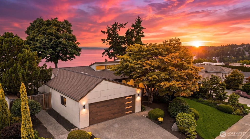 Photo of 824 S Marine Hills Way, Federal Way, WA 98003 (MLS # 2574239)