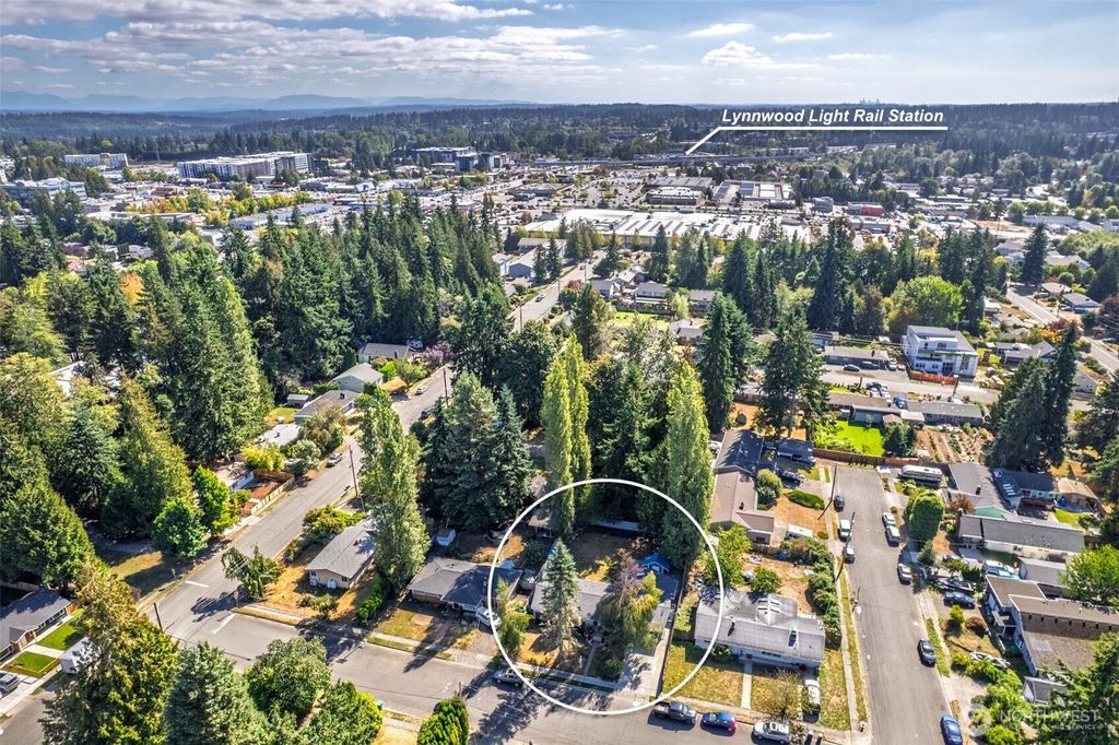Photo of 4640 191st Street SW, Lynnwood, WA 98036 (MLS # 2434267)