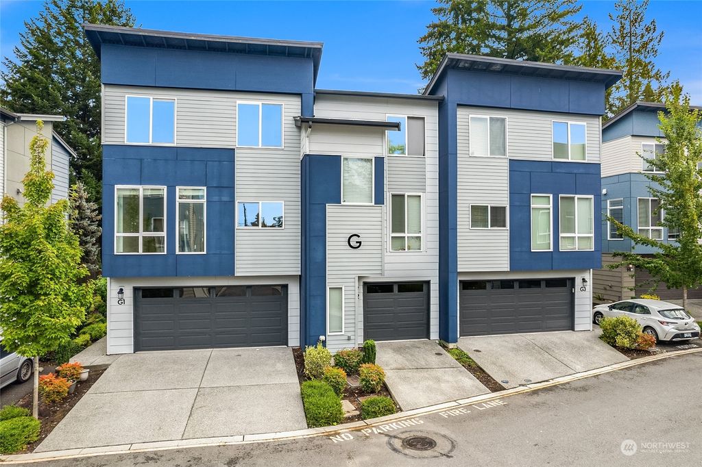 Photo of 16201 Meadow Road #G1, Lynnwood, WA 98087 (MLS # 2294741)