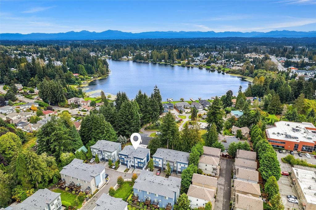 Photo of 16201 Meadow Road #G1, Lynnwood, WA 98087 (MLS # 2294741)