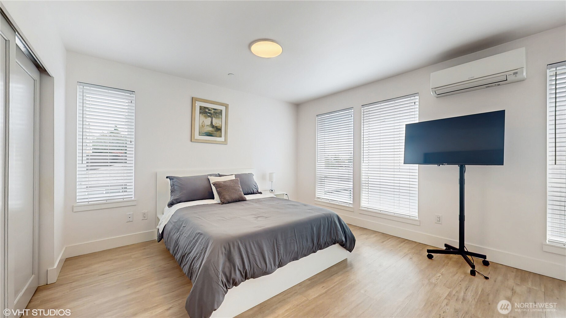 Seattle, Washington 98122, United States, 3 Bedrooms Bedrooms, ,3 BathroomsBathrooms,Residential,Active,138764