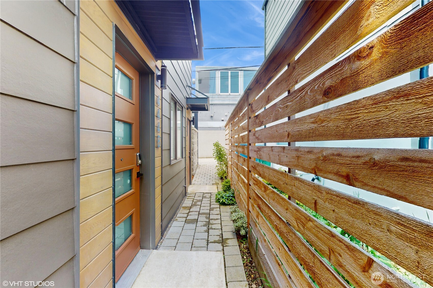 Seattle, Washington 98122, United States, 3 Bedrooms Bedrooms, ,3 BathroomsBathrooms,Residential,Active,138764