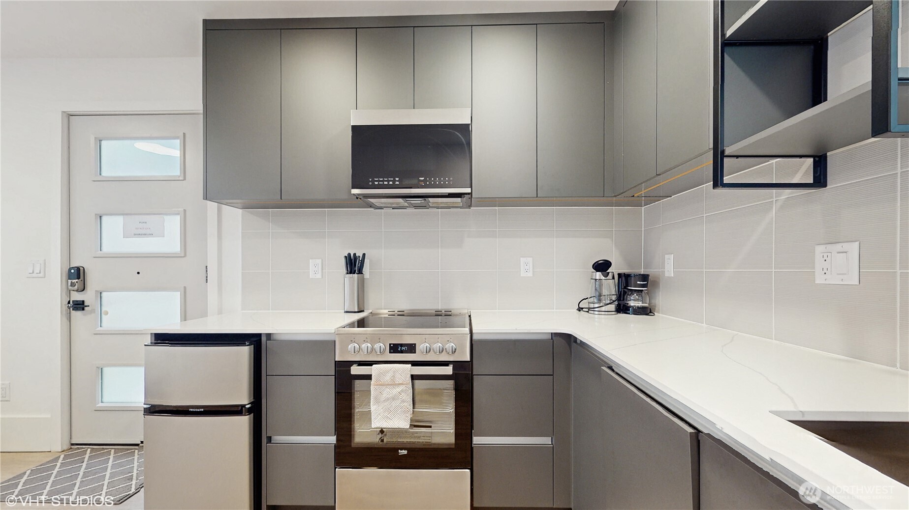 Seattle, Washington 98122, United States, 3 Bedrooms Bedrooms, ,3 BathroomsBathrooms,Residential,Active,138764