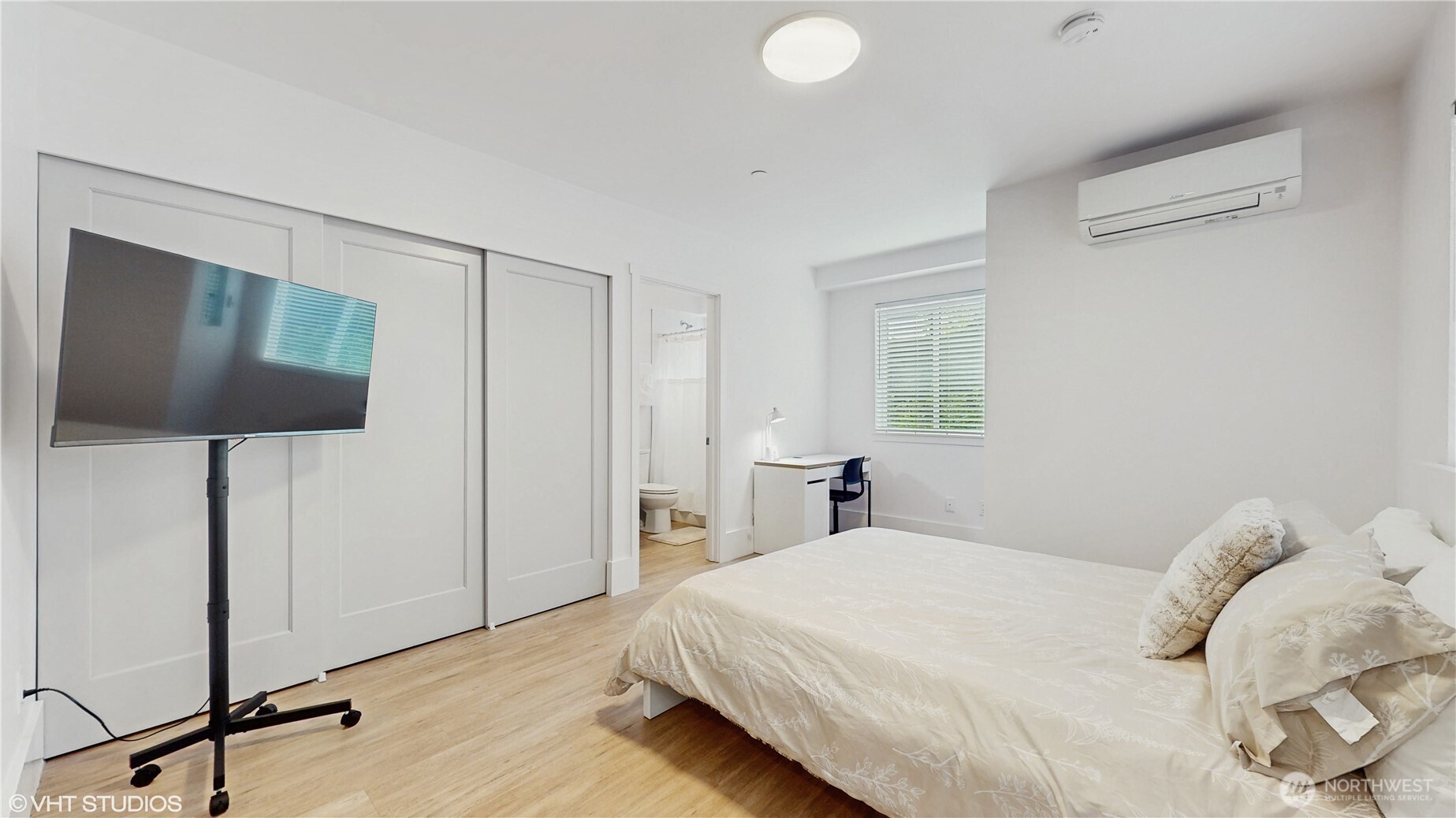 Seattle, Washington 98122, United States, 3 Bedrooms Bedrooms, ,3 BathroomsBathrooms,Residential,Active,138764