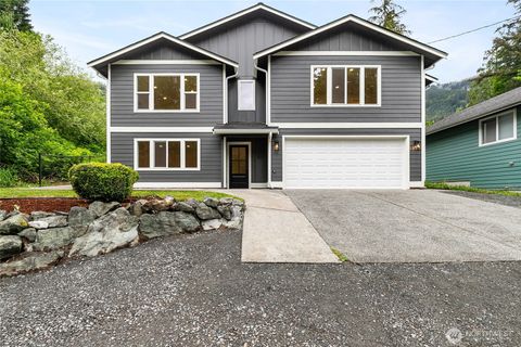 Photo of 521 Rainbow Drive, Sedro Woolley, WA 98284 (MLS # 2522504)