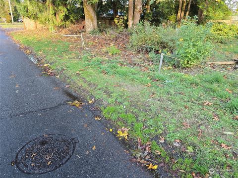 Photo of 718 Fir Street NE, Olympia, WA 98506 (MLS # 2307739)