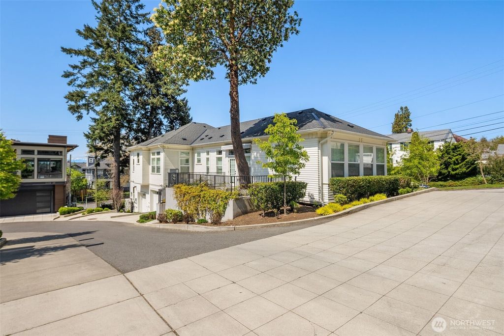 Photo of 957 W McGraw Street #1, Seattle, WA 98119 (MLS # 2432420)