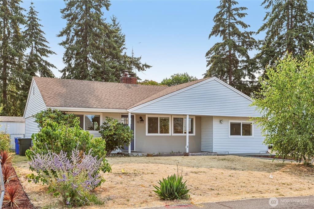Photo of 25332 29th Avenue S, Kent, WA 98032 (MLS # 2563102)