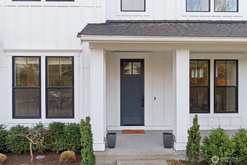 Photo of 12143 NE 170th Place, Bothell, WA 98011 (MLS # 2589844)