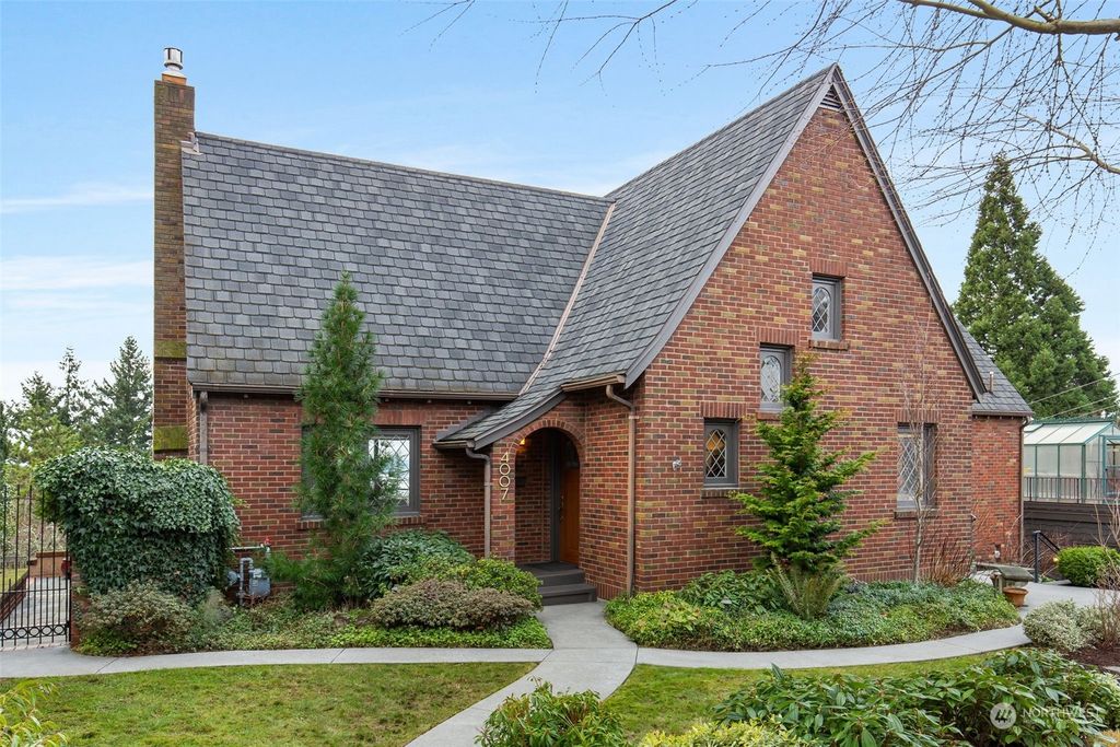 Photo of 4007 56th Avenue SW, Seattle, WA 98116 (MLS # 2029229)