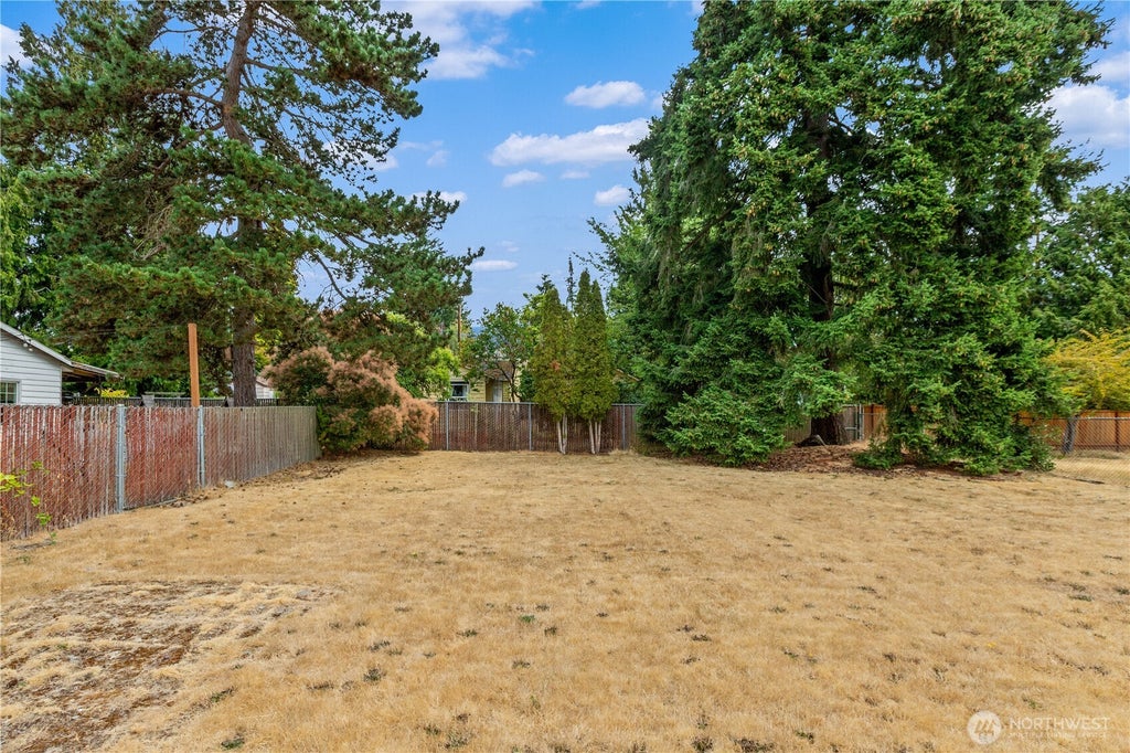 Photo of 11032 Dayton Avenue N, Seattle, WA 98133 (MLS # 2576044)
