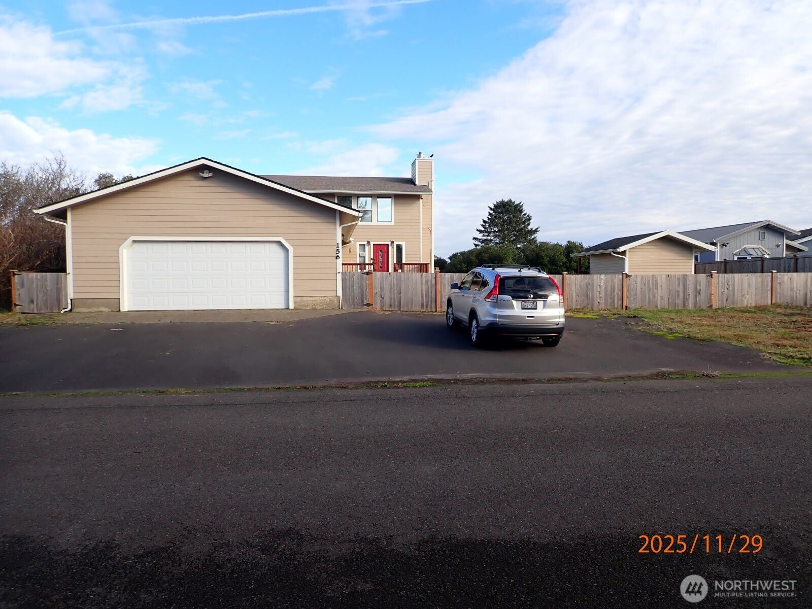 156 Sea Breeze Loop SE