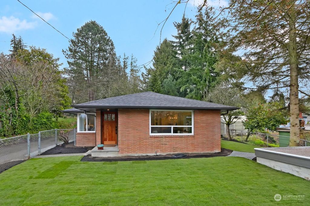 Photo of 13012 37th Avenue NE, Seattle, WA 98125 (MLS # 2047410)