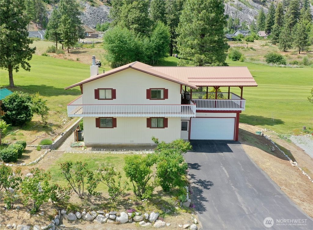 Photo of 81 Golf Course Drive, Pateros, WA 98846 (MLS # 2529971)