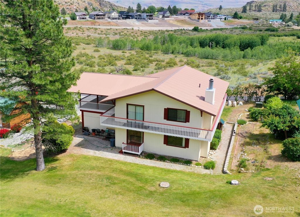 Photo of 81 Golf Course Drive, Pateros, WA 98846 (MLS # 2529971)