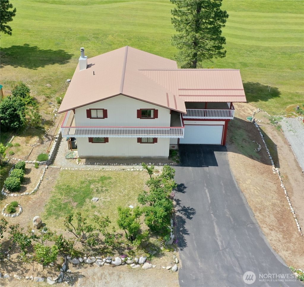 Photo of 81 Golf Course Drive, Pateros, WA 98846 (MLS # 2529971)