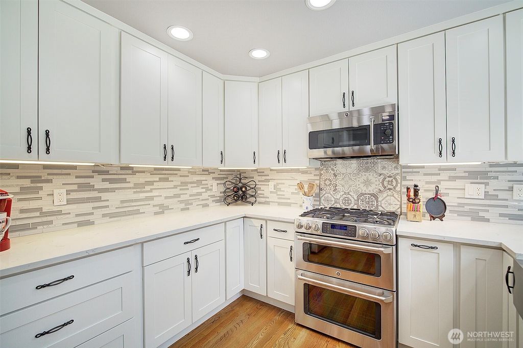 Photo of 2013 210th Circle NE, Sammamish, WA 98074 (MLS # 2521798)