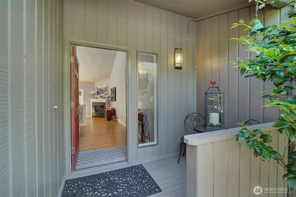 Photo of 2013 210th Circle NE, Sammamish, WA 98074 (MLS # 2521798)