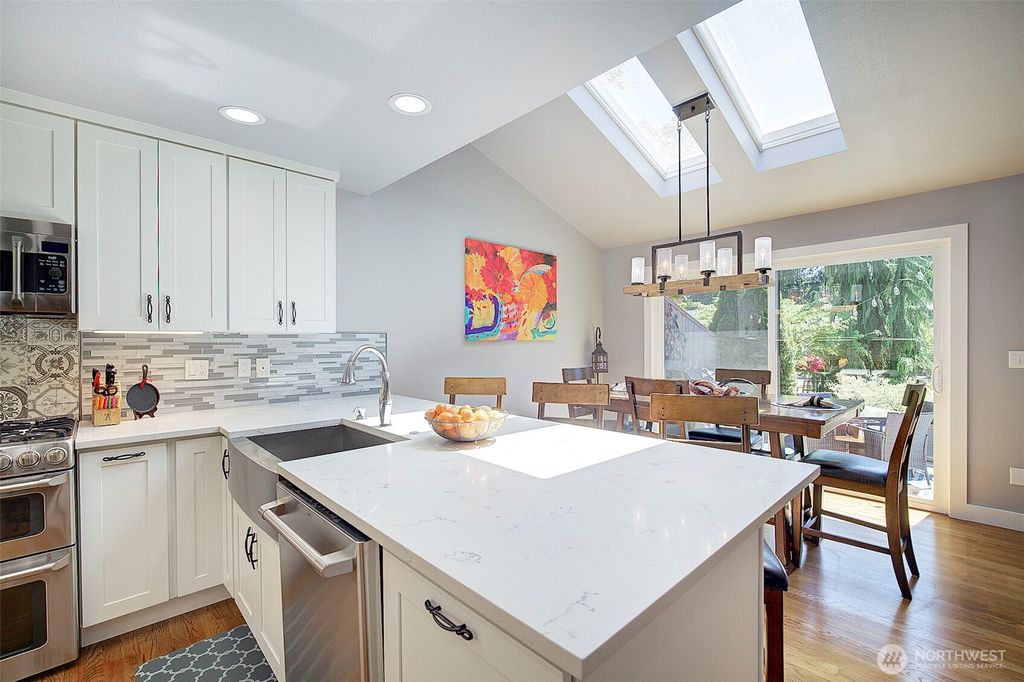 Photo of 2013 210th Circle NE, Sammamish, WA 98074 (MLS # 2521798)
