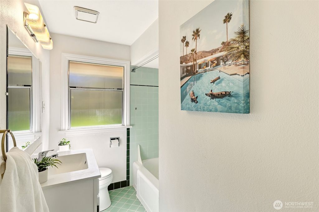 listing image 9360083118078764839