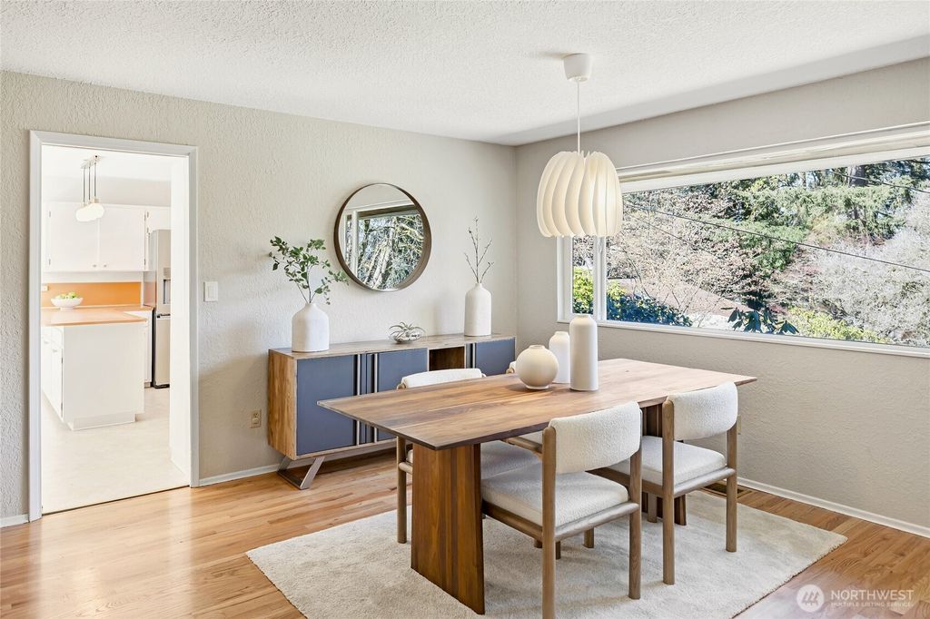 listing image 9361884226396081347
