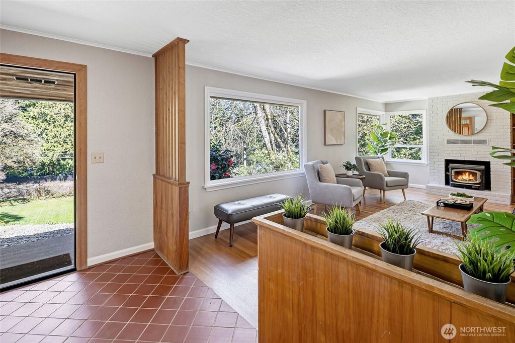 Photo of 2209 NE 177th Street, Shoreline, WA 98155 (MLS # 2510624)