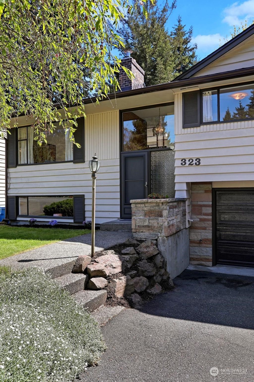 Photo of 323 N 175th Street, Shoreline, WA 98133 (MLS # 2066388)