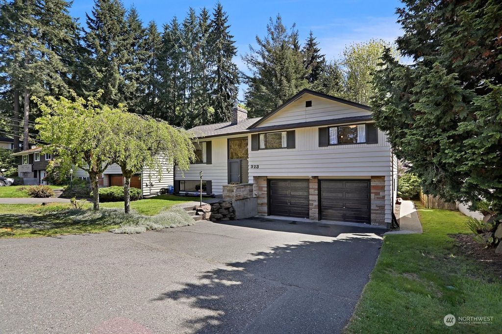 Photo of 323 N 175th Street, Shoreline, WA 98133 (MLS # 2066388)