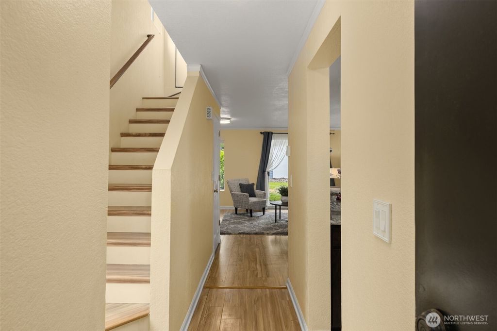 Photo of 280 Newport Wy NW WAY NW #B15, Issaquah, WA 98027 (MLS # 2525552)