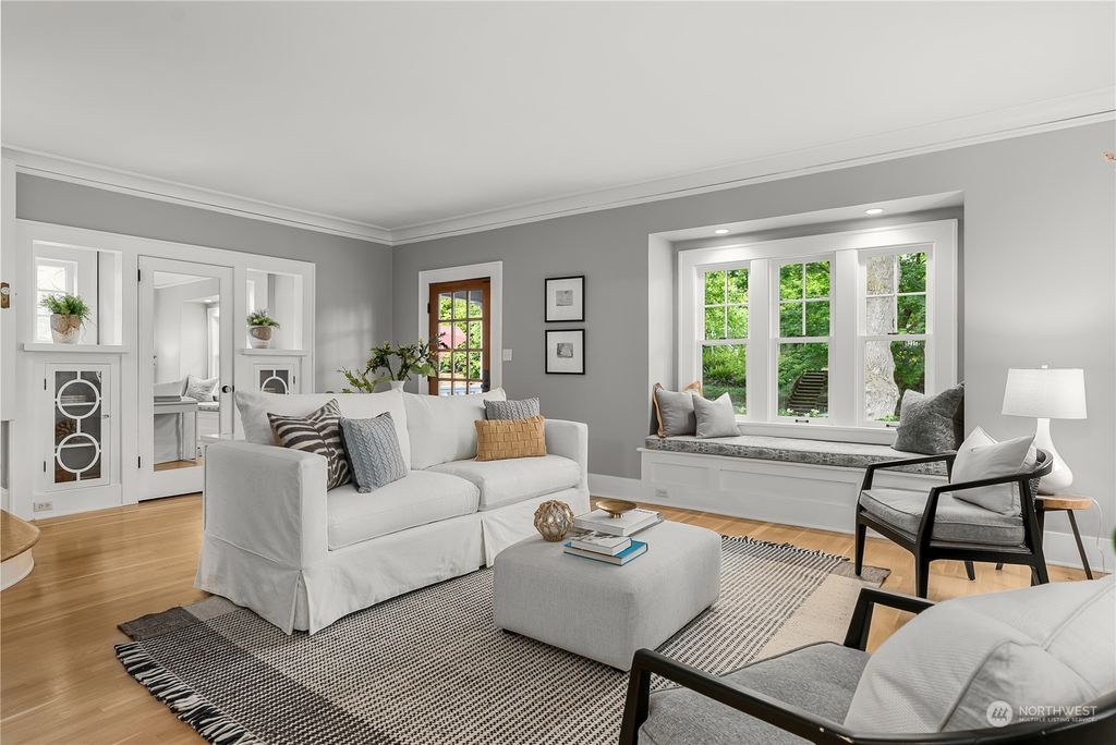 Photo of 4747 2nd Avenue NE, Seattle, WA 98105 (MLS # 2237251)