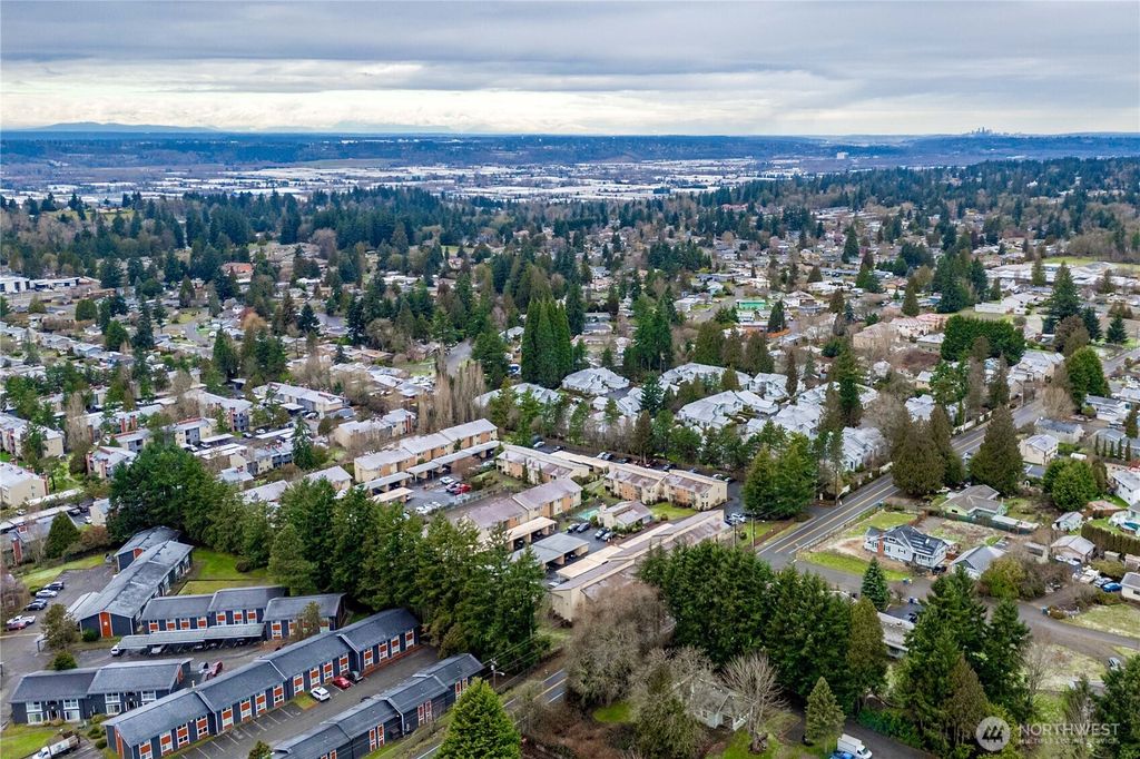 Photo of 23613 112th Avenue SE #J202, Kent, WA 98031 (MLS # 2514031)