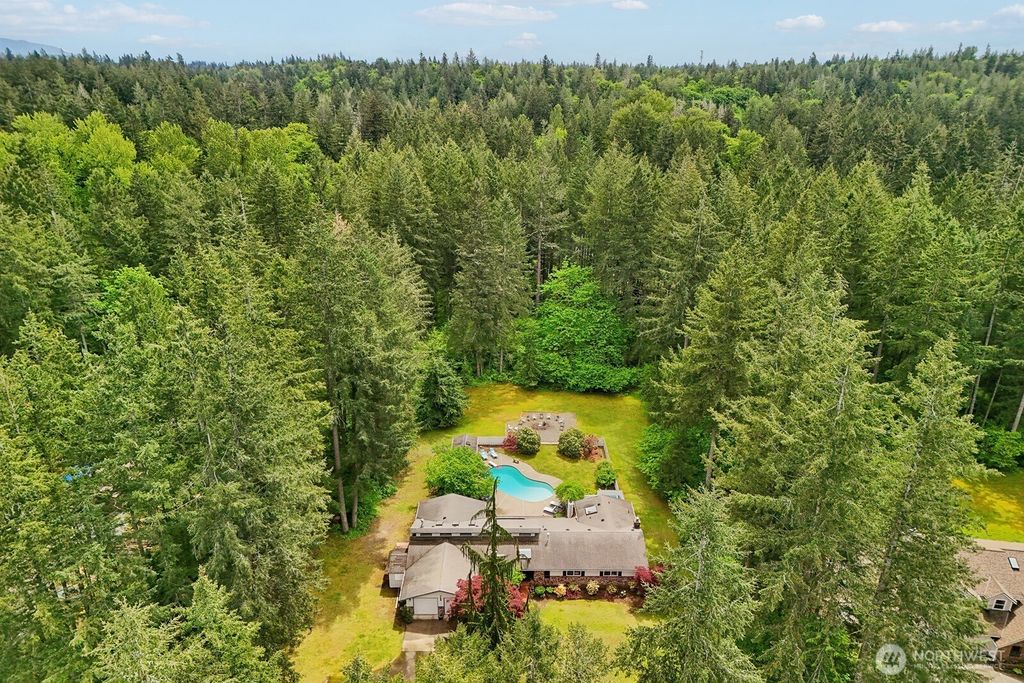 Photo of 21529 SE 245th Street, Maple Valley, WA 98038 (MLS # 2365484)