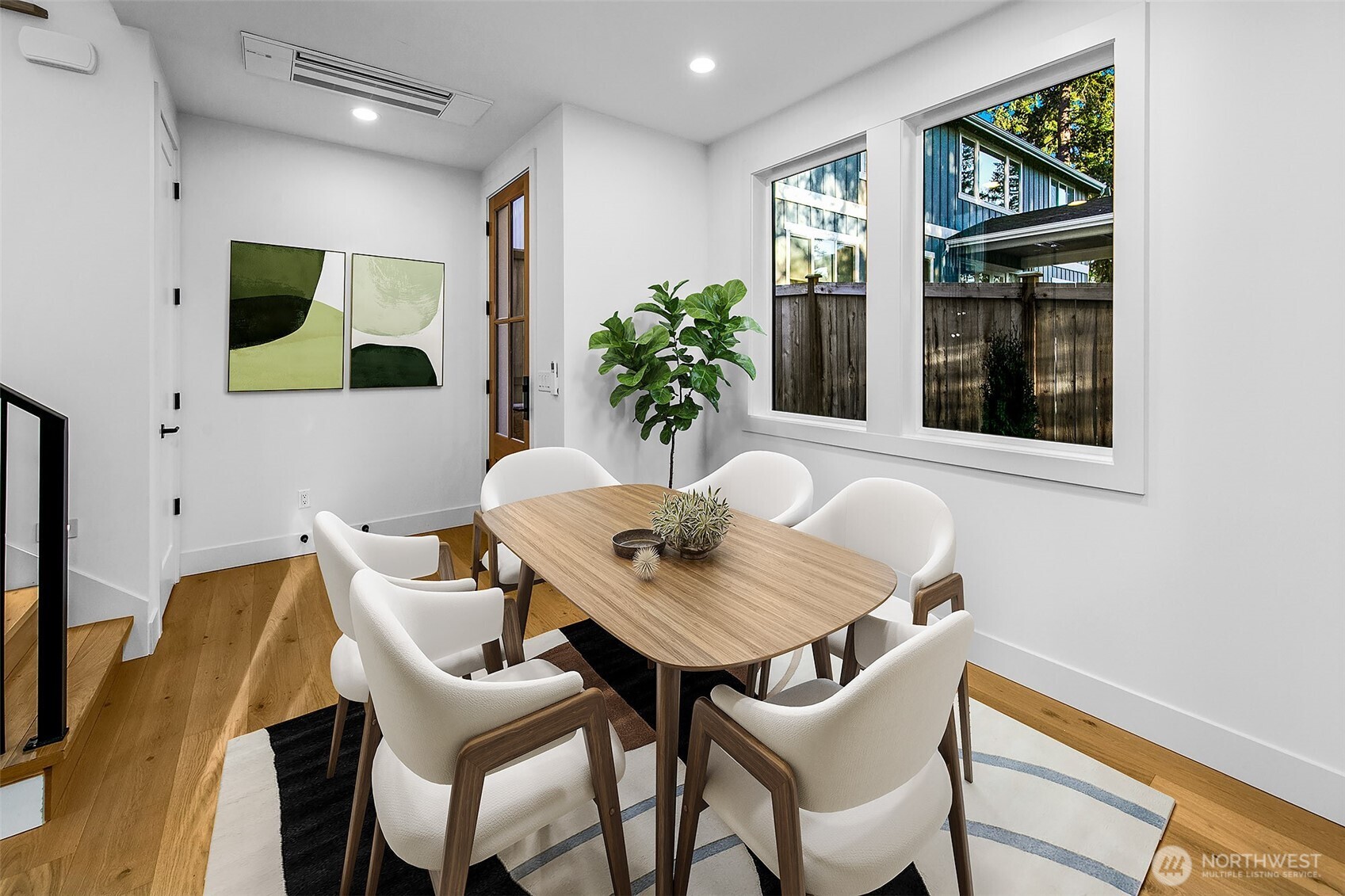 Kirkland, Washington 98033, United States, 2 Bedrooms Bedrooms, ,2 BathroomsBathrooms,Residential,Active,119638