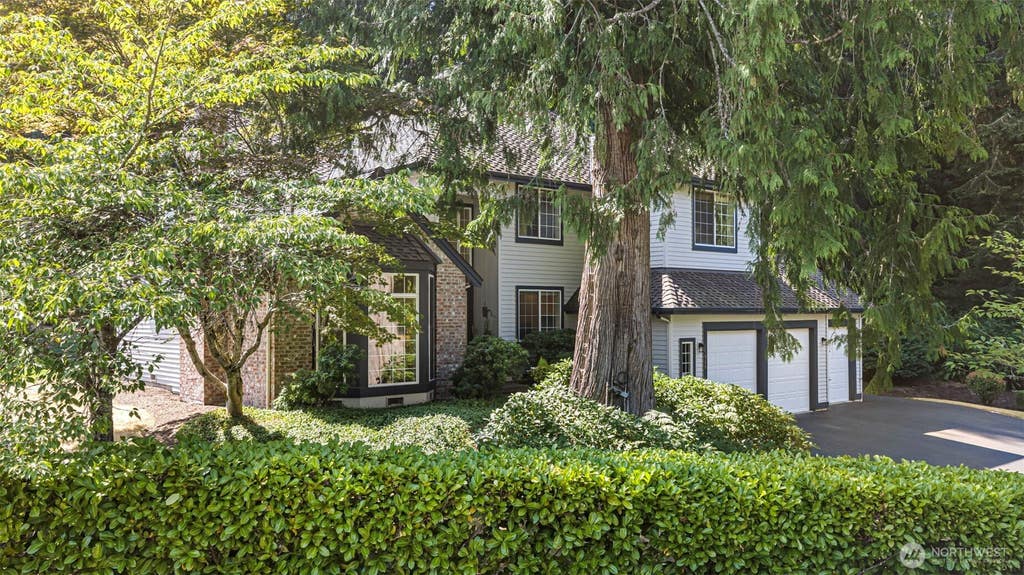 Photo of 18929 203rd Avenue NE, Woodinville, WA 98077 (MLS # 2568638)