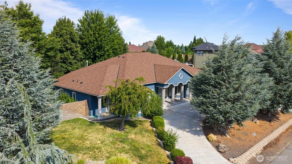Photo of 1191 Pinto Loop, Richland, WA 99352 (MLS # 2567488)