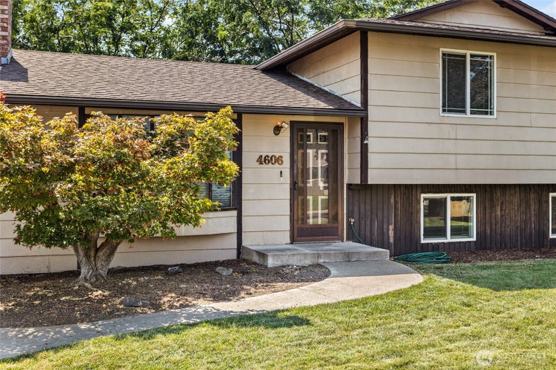 4606 W Glenmoore Circle
