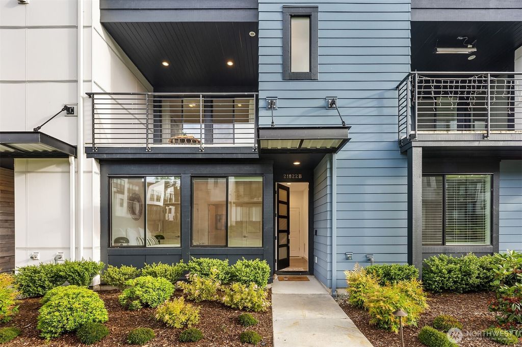 Photo of 21822 25th Avenue SE #B, Bothell, WA 98021 (MLS # 2465182)