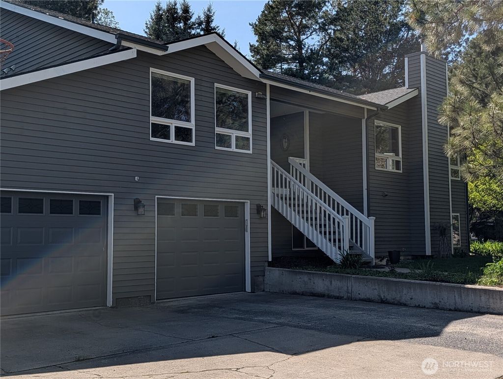 Photo of 795 SE Greenhill Road, Pullman, WA 99163 (MLS # 2515201)