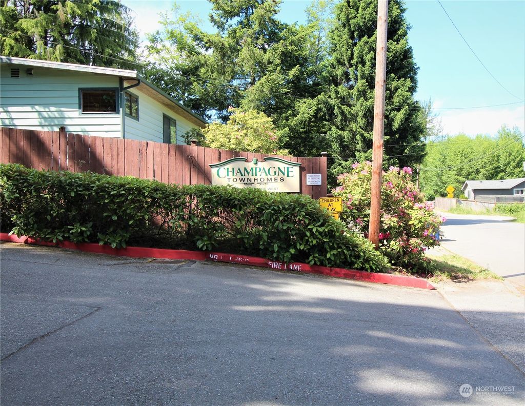 Photo of 13706 26th Place W #206, Lynnwood, WA 98087 (MLS # 2071224)