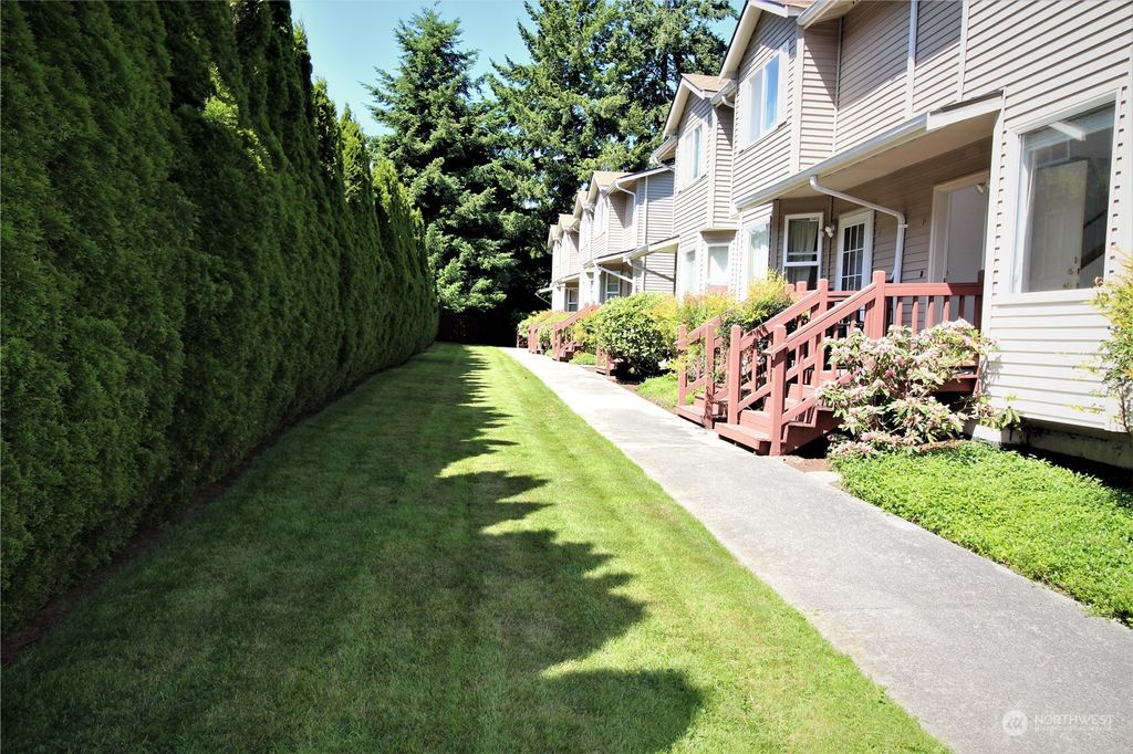 Photo of 13706 26th Place W #206, Lynnwood, WA 98087 (MLS # 2071224)