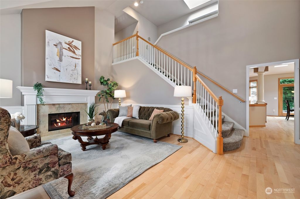 Photo of 20636 NE 25th Court, Sammamish, WA 98074 (MLS # 2043883)