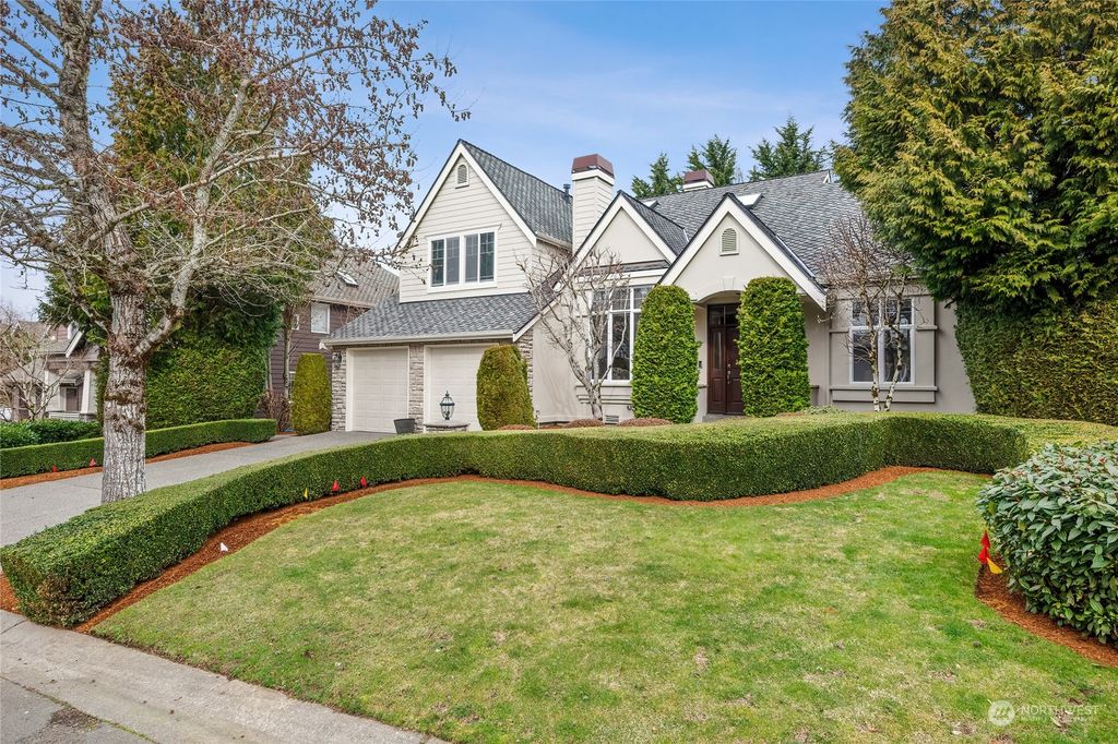 Photo of 20636 NE 25th Court, Sammamish, WA 98074 (MLS # 2043883)