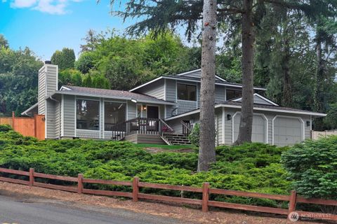 Photo of 11214 80th Avenue NE, Kirkland, WA 98034 (MLS # 2400742) Photo of 11214 80th Avenue NE, Kirkland, WA 98034 (MLS # 2400742)