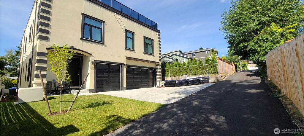 Photo of 1133 N 33rd Place, Renton, WA 98056 (MLS # 2483938)