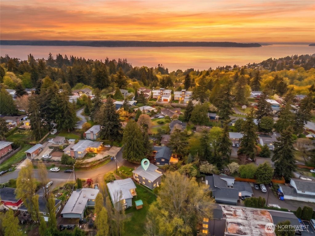 Photo of 1300 SW 125th Place, Seattle, WA 98146 (MLS # 2514008)