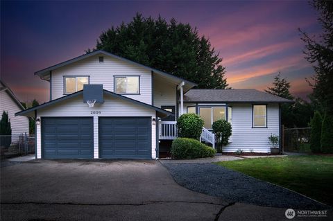 Photo of 2009 N 154th Place, Shoreline, WA 98133 (MLS # 2460333)